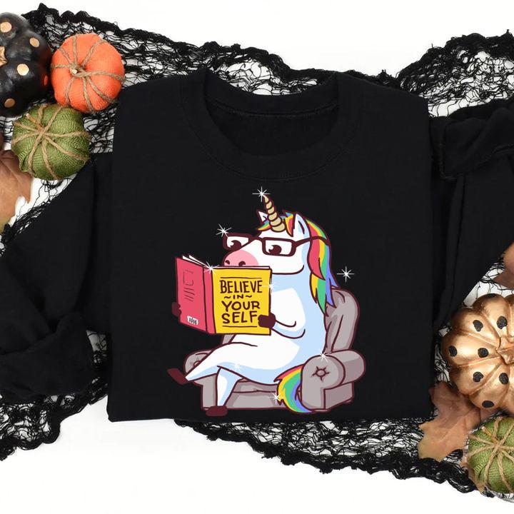 Official Mr Unicorn Reading Book Belive In Yourself Sofa t-shirt sweatshirt