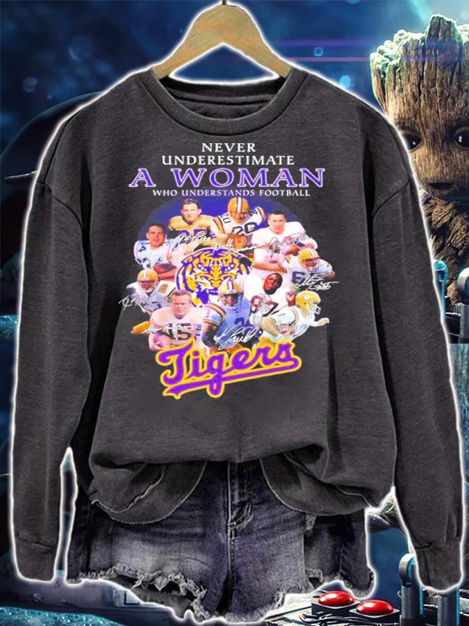 Never underestimate a woman who understands football and loves Tigers shirt t-shirt