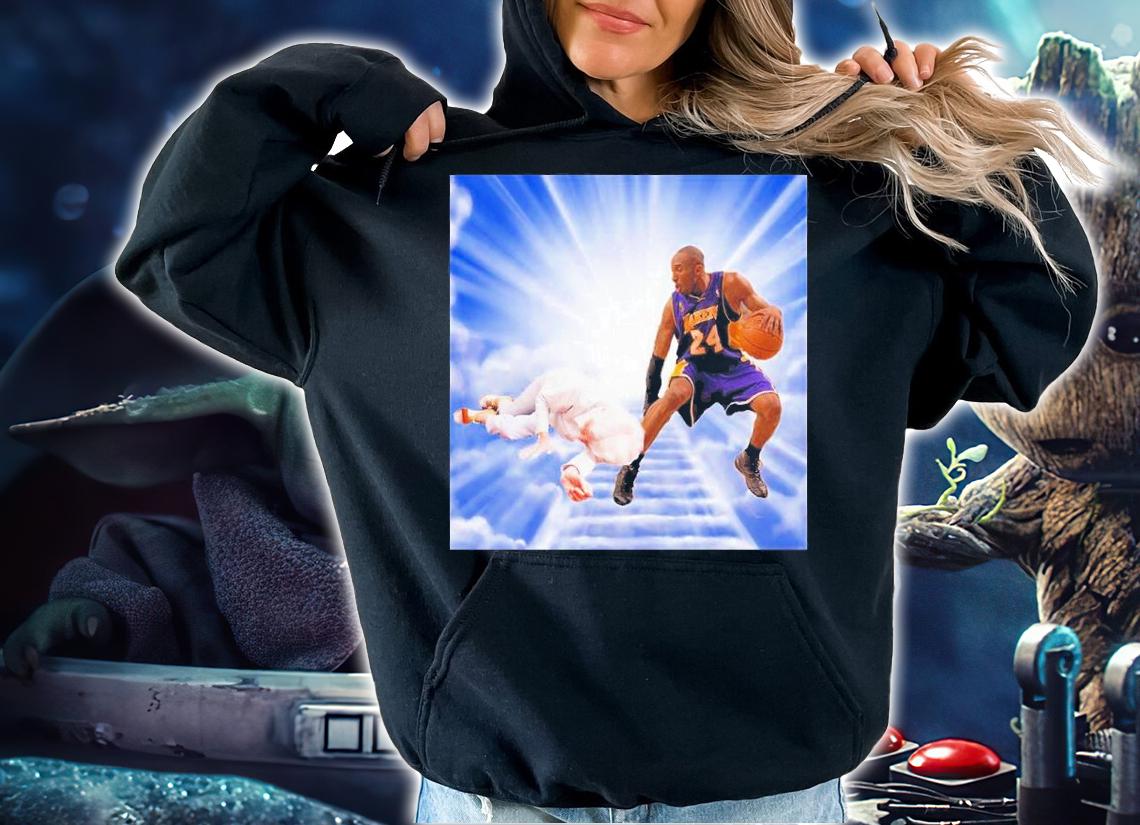 The Queen When She Runs Into Kobe Queen Elizabeth Shirt t-shirt