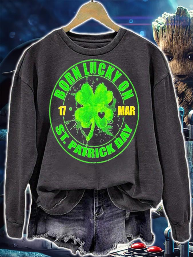 Born Lucky On 17 March St Patricks Day Shamrock Birthday T-Shirt t-shirt