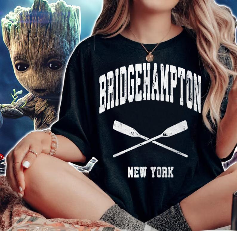 Bridgehampton New York Vintage Nautical Crossed Oars T-shirt t-shirt woman shirt