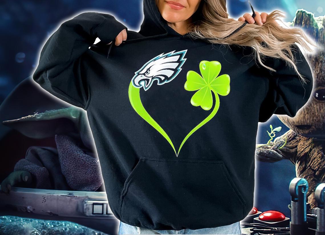 Philadelphia Eagles Shamrock Heart St Patrick's Day T-Shirt t-shirt