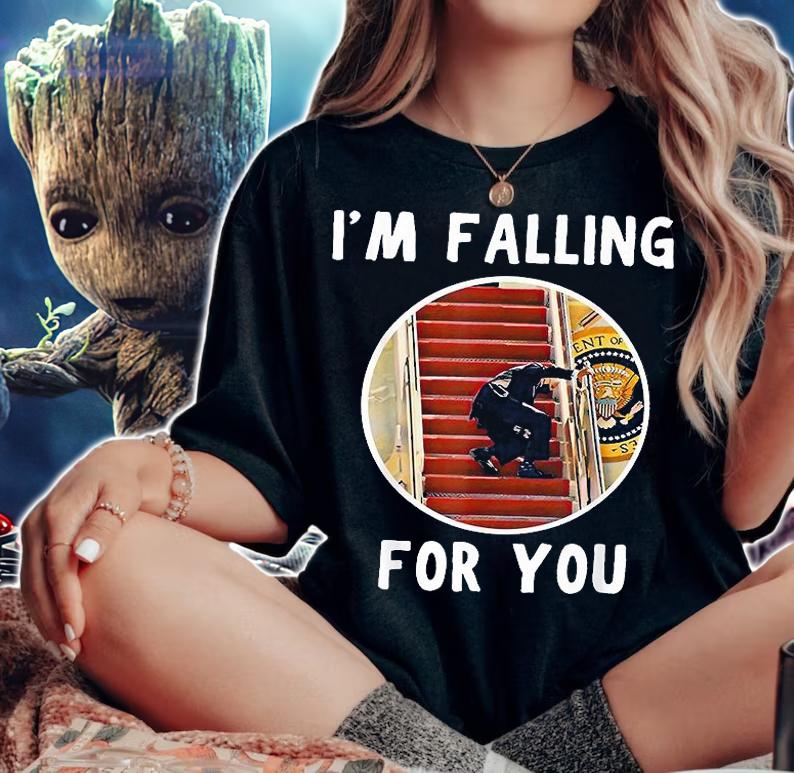 I'm Falling For You Funny Joe Biden Valentines Day T-Shirt