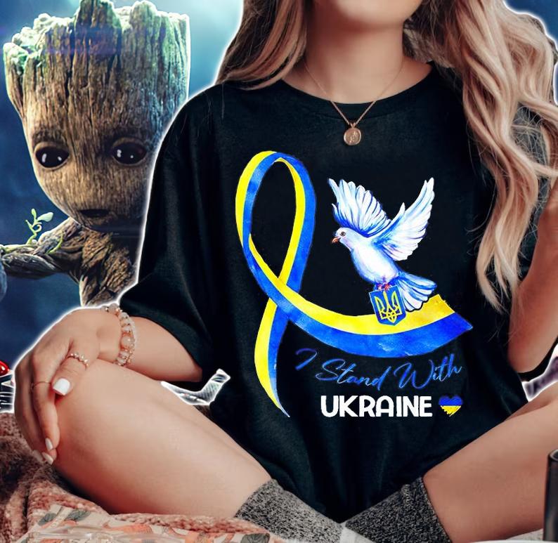Volodymyr Zelenskyy I Need Ammunition Not A Ride Peace Ukraine Peace Ukraine T-Shirt